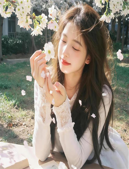 《匿名僵尸》美学价值分析：艺术美感与审美特征探讨，未删减版